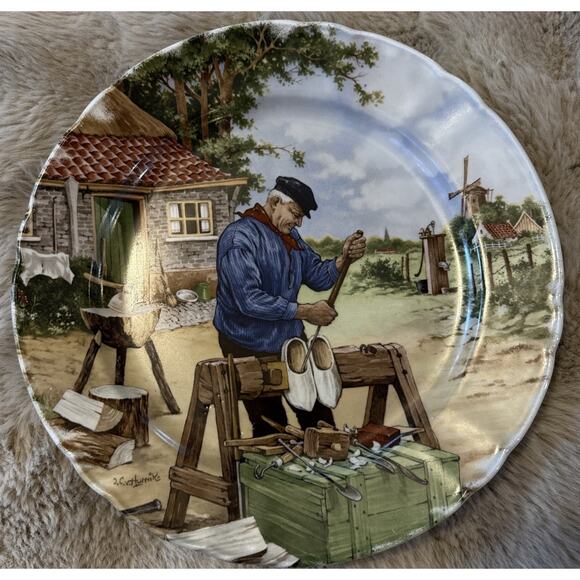 Vintage Royal Schwabap Holland Hand Decorated Dutch Shoemaker Wall Plate - Picture 2 of 5